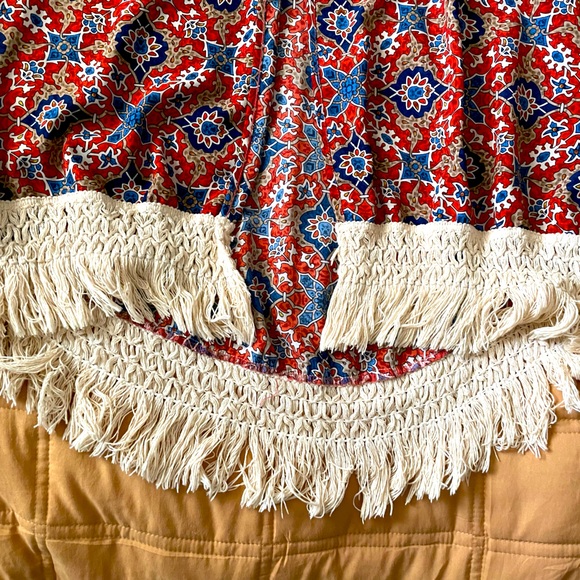 Beautiful lightweight shawl/ kimono - Picture 4 of 5